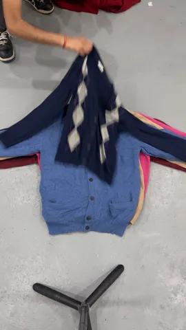 Lacoste Sweaters And Cardigans - 50 Pcs