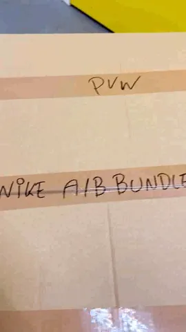 NIKE SWOOSH A / B GRADE SWEATS HOODIES BUNDLE 30KG BOX #1